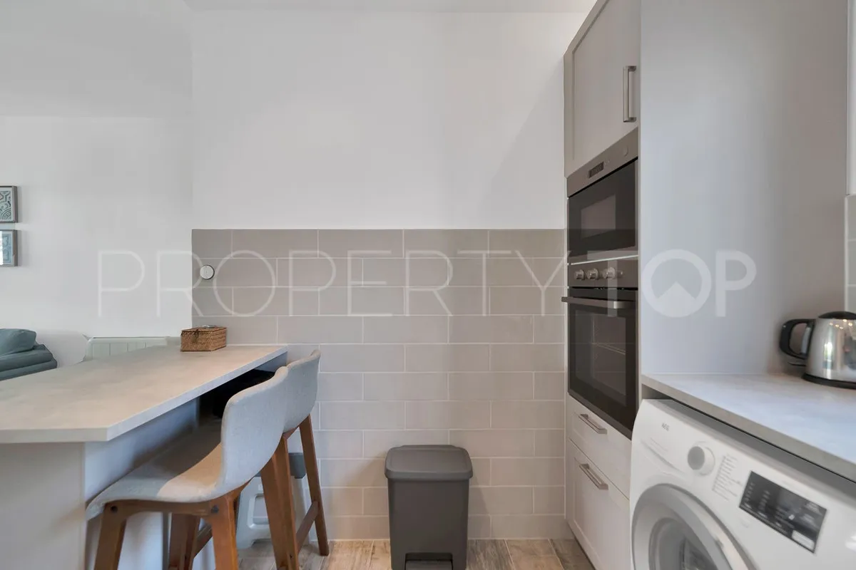 For sale penthouse in Benahavis with 2 bedrooms