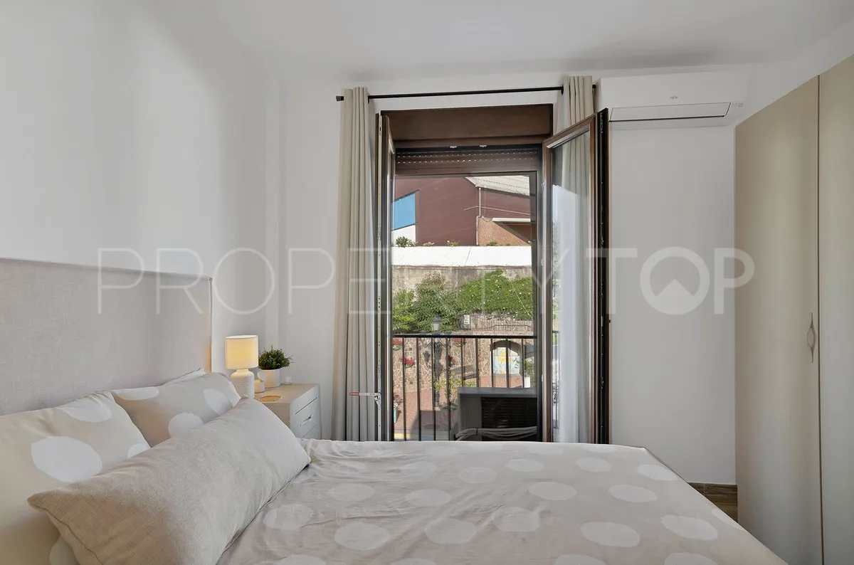 For sale penthouse in Benahavis with 2 bedrooms
