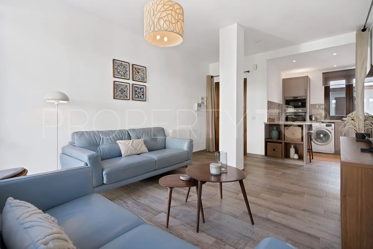 For sale penthouse in Benahavis with 2 bedrooms