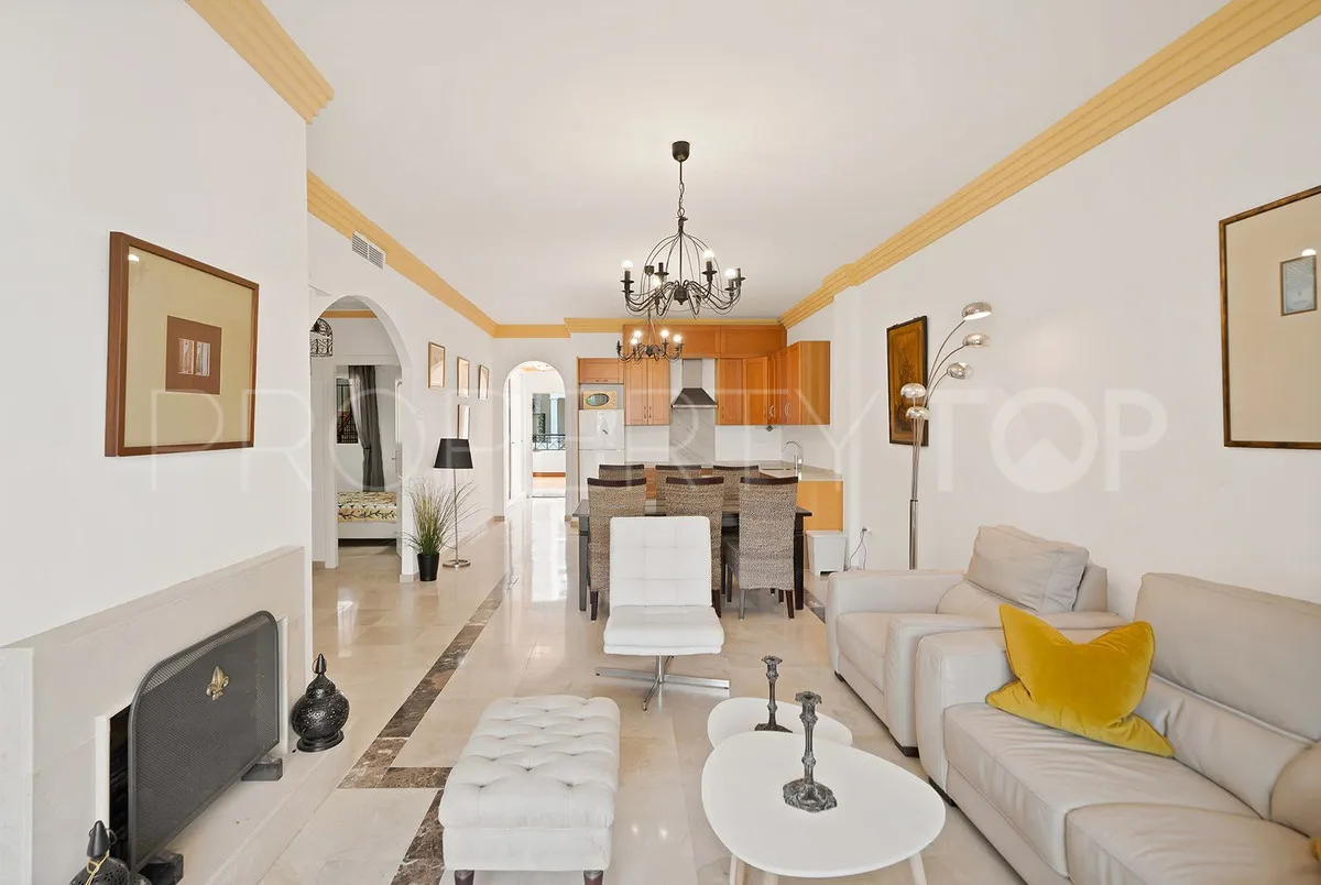 Se vende apartamento planta baja en Nueva Andalucia con 3 dormitorios