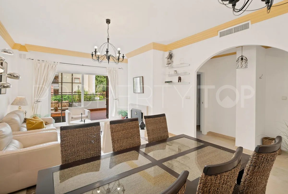 Se vende apartamento planta baja en Nueva Andalucia con 3 dormitorios