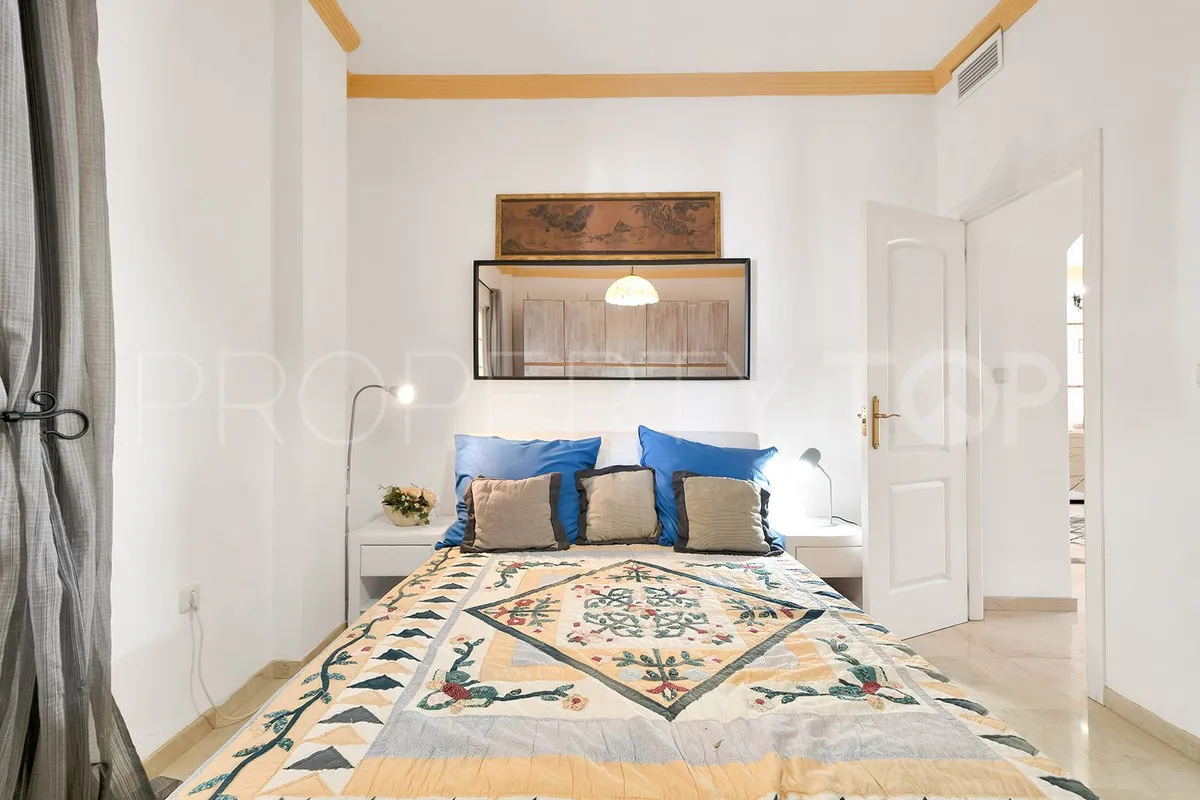 Se vende apartamento planta baja en Nueva Andalucia con 3 dormitorios