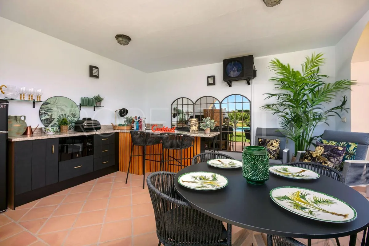Benahavis, villa a la venta de 4 dormitorios