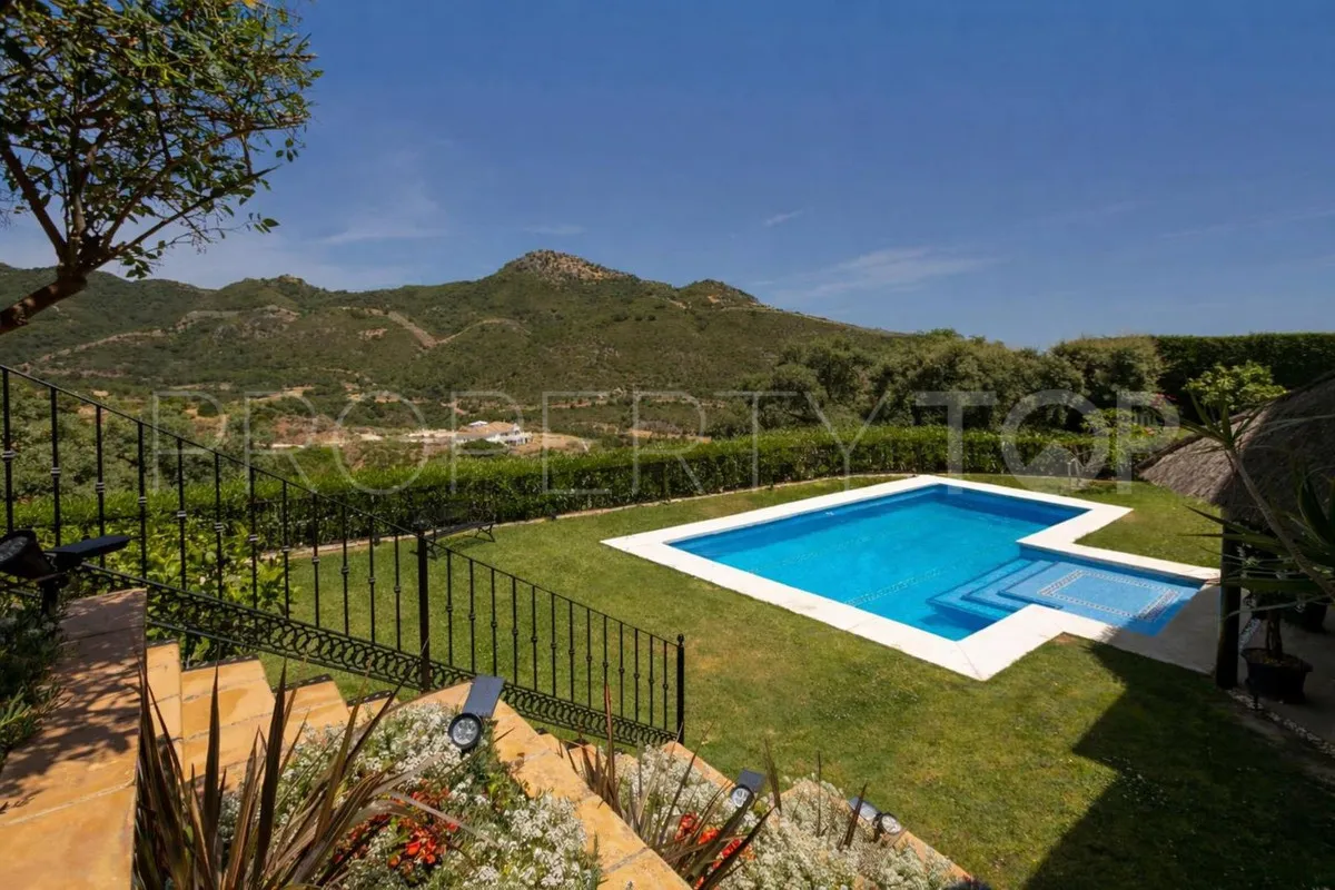 Benahavis, villa a la venta de 4 dormitorios