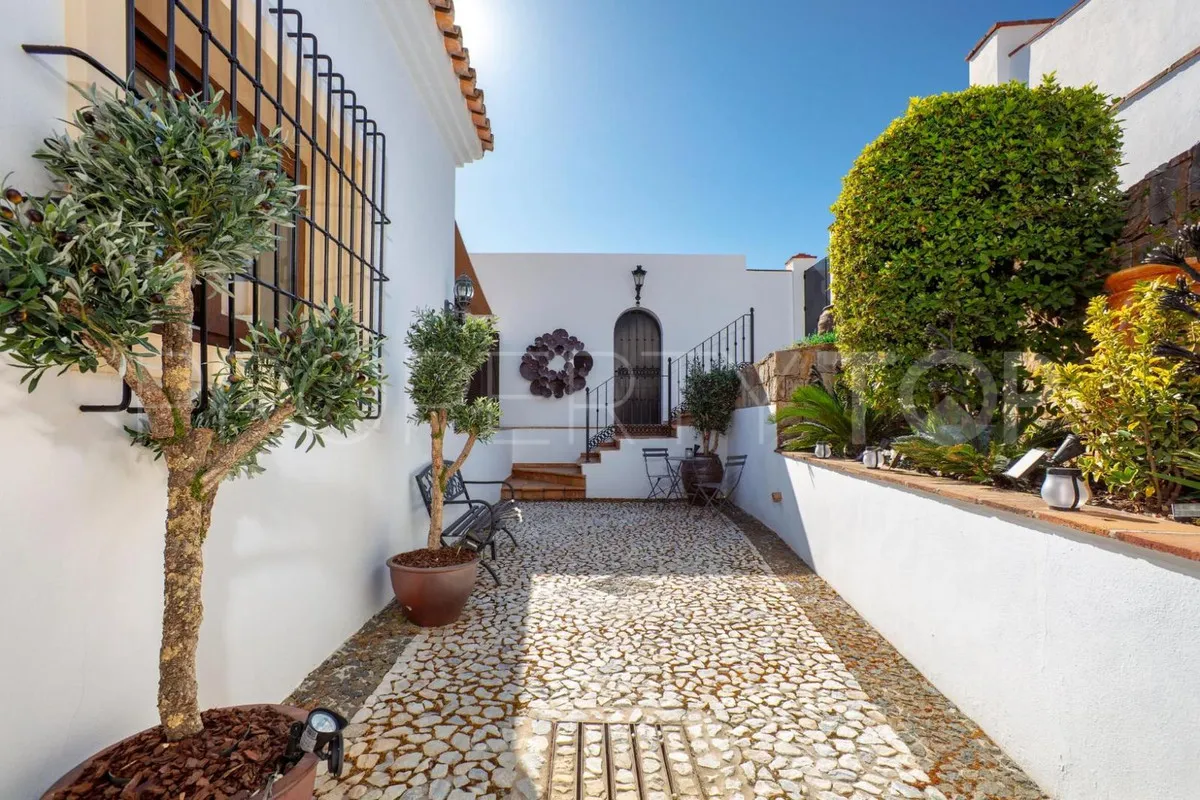Benahavis, villa a la venta de 4 dormitorios