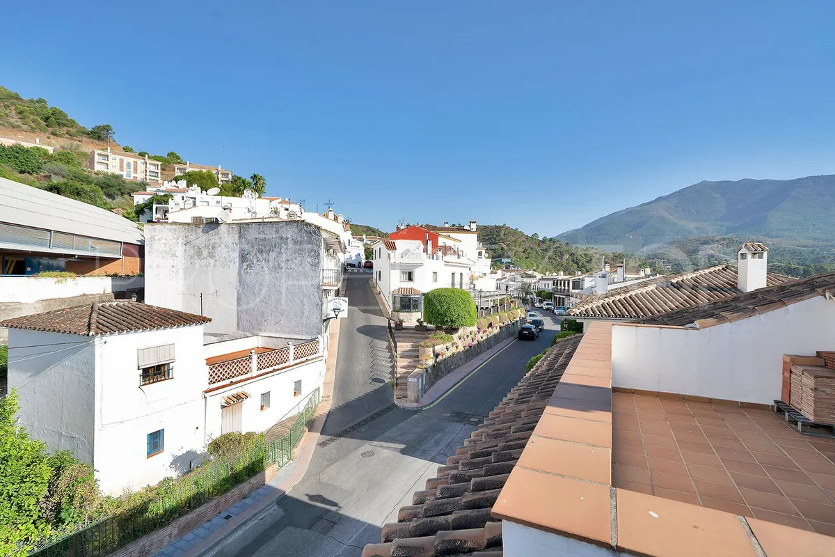 Ático en venta de 2 dormitorios en Benahavis