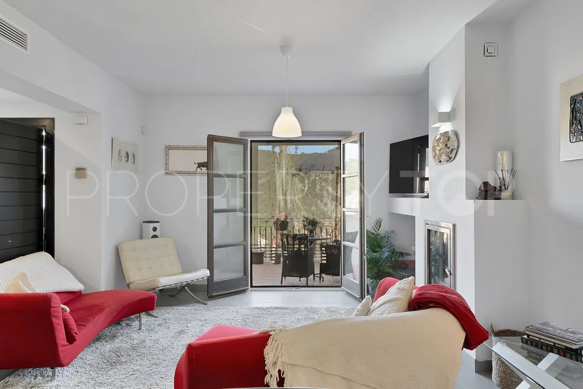 Benahavis 4 bedrooms town house for sale