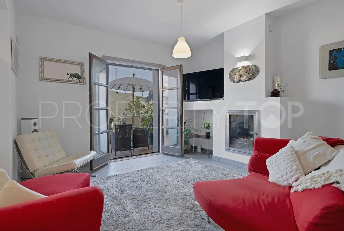 Benahavis 4 bedrooms town house for sale