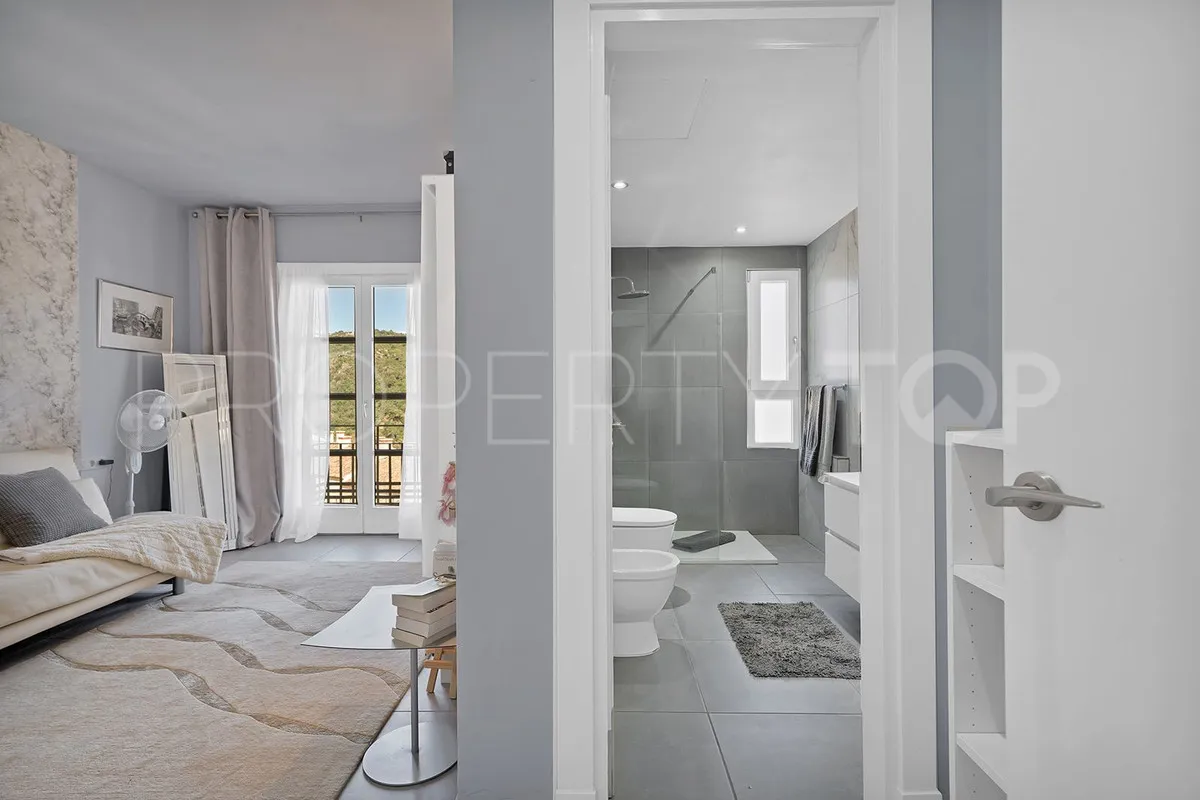 Benahavis 4 bedrooms town house for sale