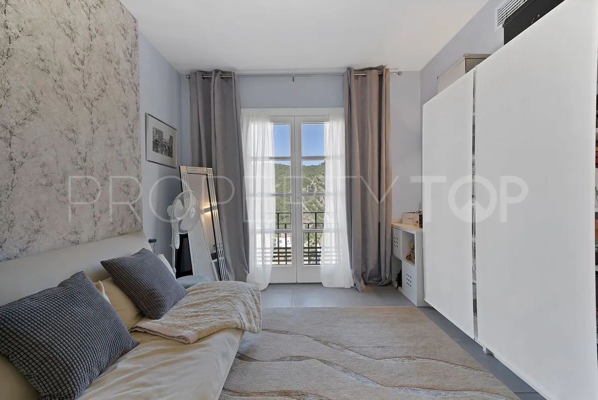 Benahavis 4 bedrooms town house for sale