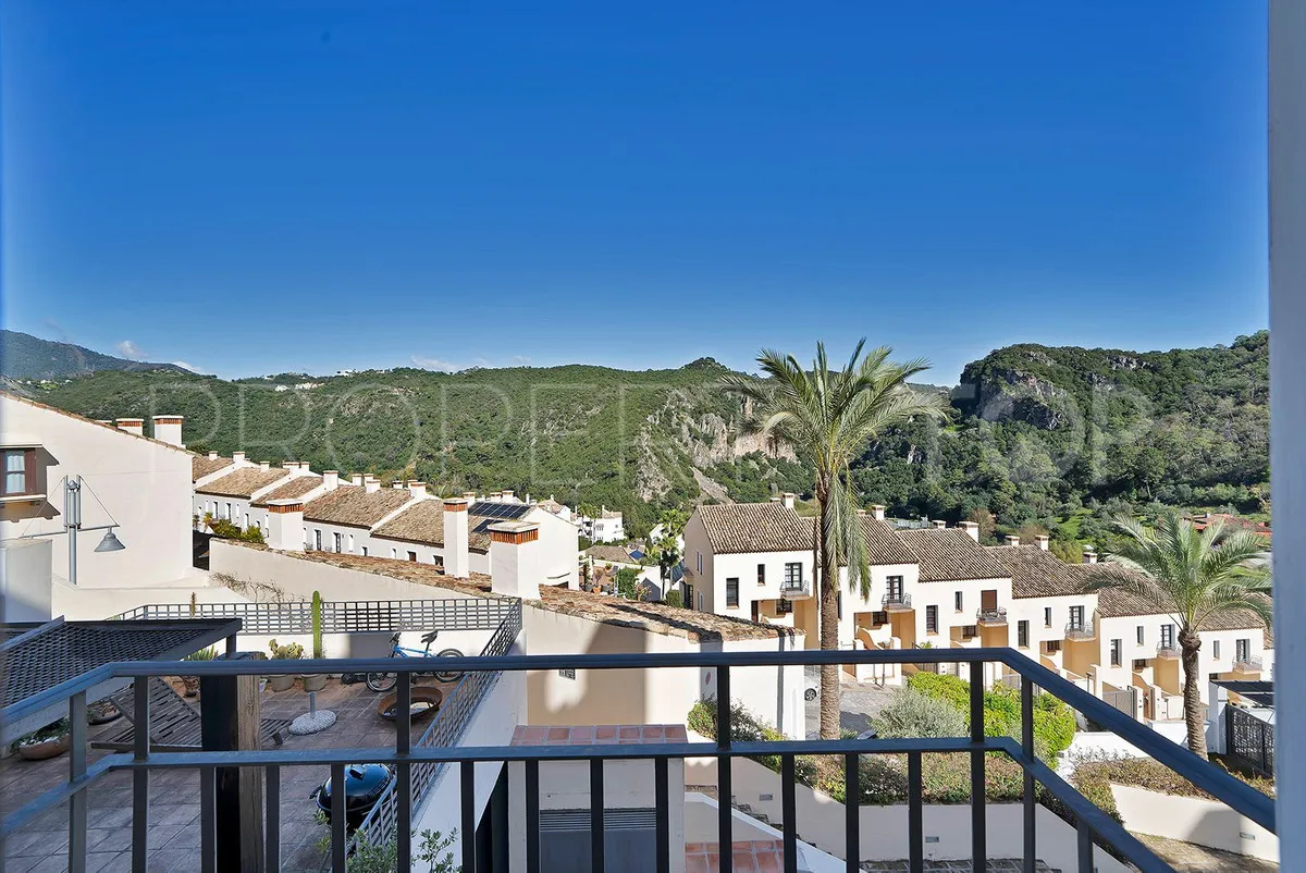 Benahavis 4 bedrooms town house for sale