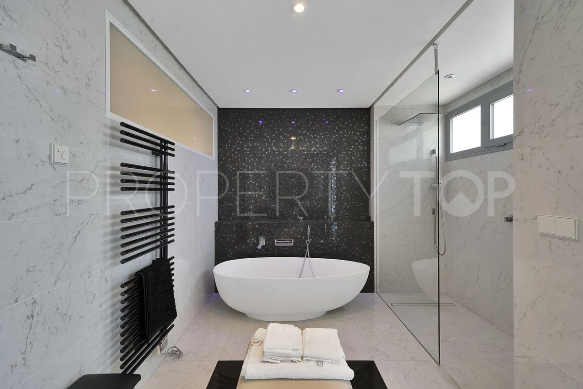 Nueva Andalucia, villa en venta de 4 dormitorios