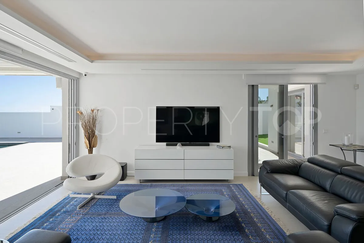 Nueva Andalucia, villa en venta de 4 dormitorios