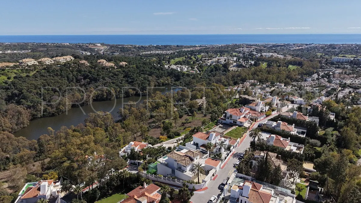 Nueva Andalucia, villa en venta de 4 dormitorios