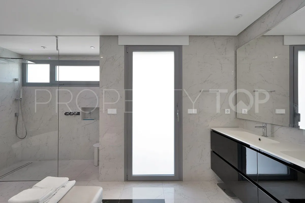 Nueva Andalucia, villa en venta de 4 dormitorios