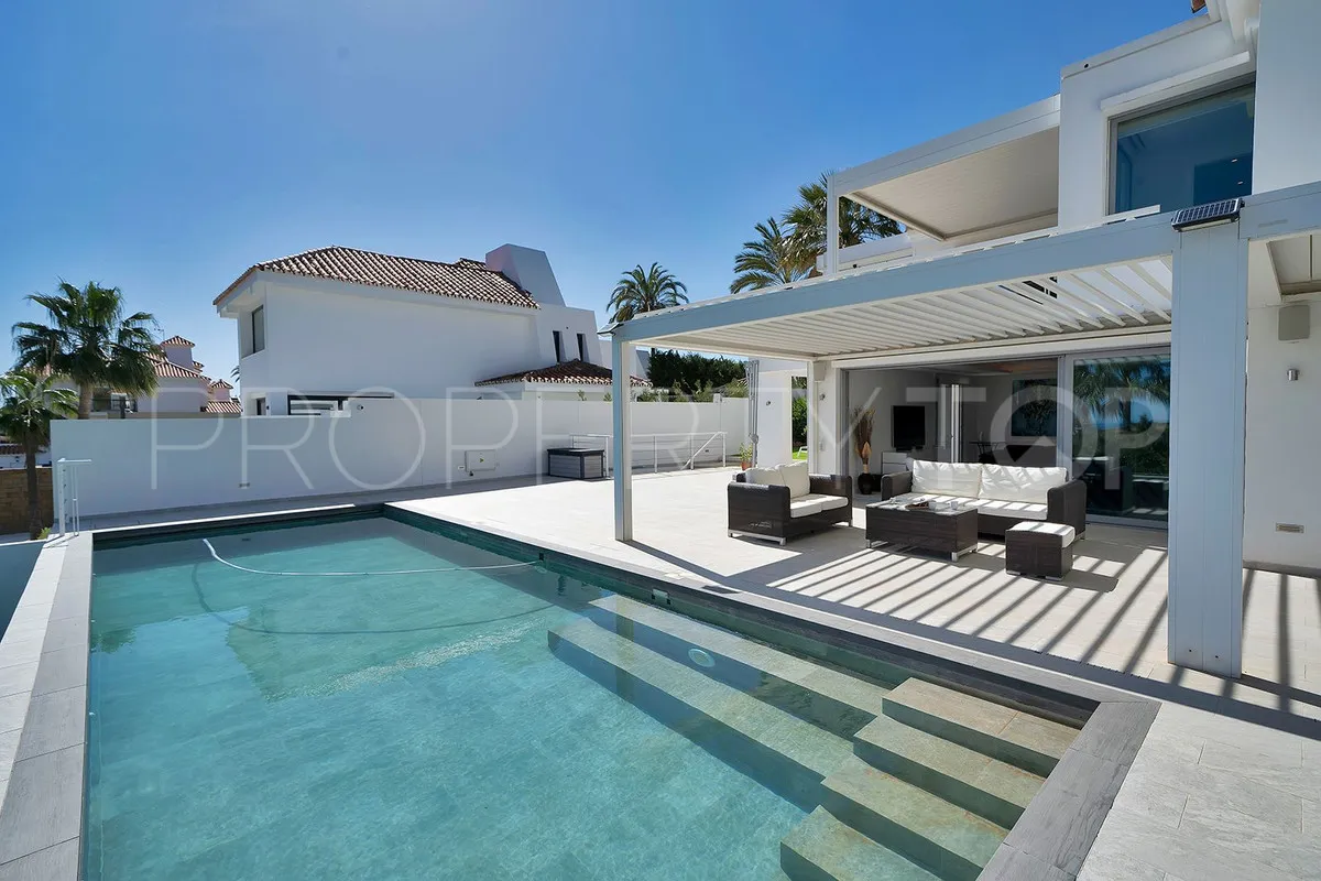 Nueva Andalucia, villa en venta de 4 dormitorios