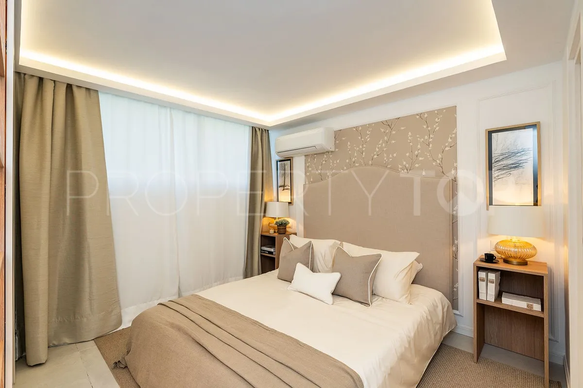 Se vende adosado en Nueva Andalucia con 4 dormitorios