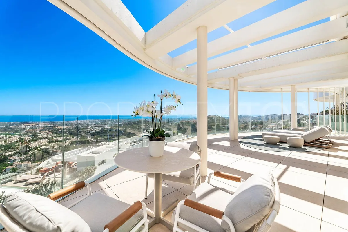 Ático en venta en Benahavis