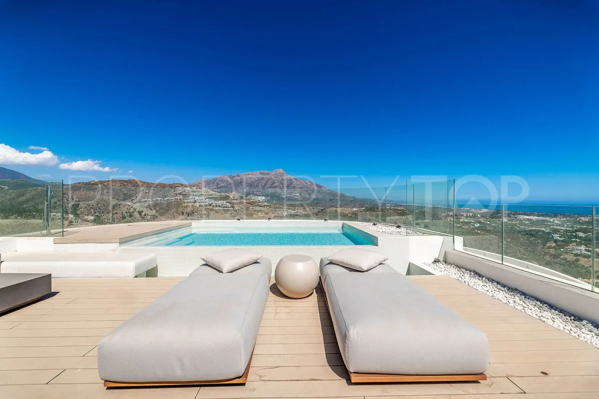 Ático en venta en Benahavis