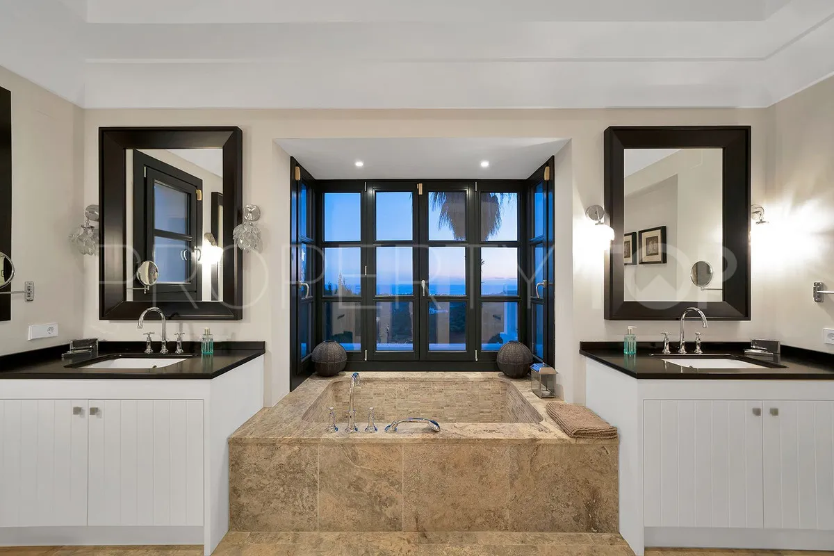 Benahavis villa for sale