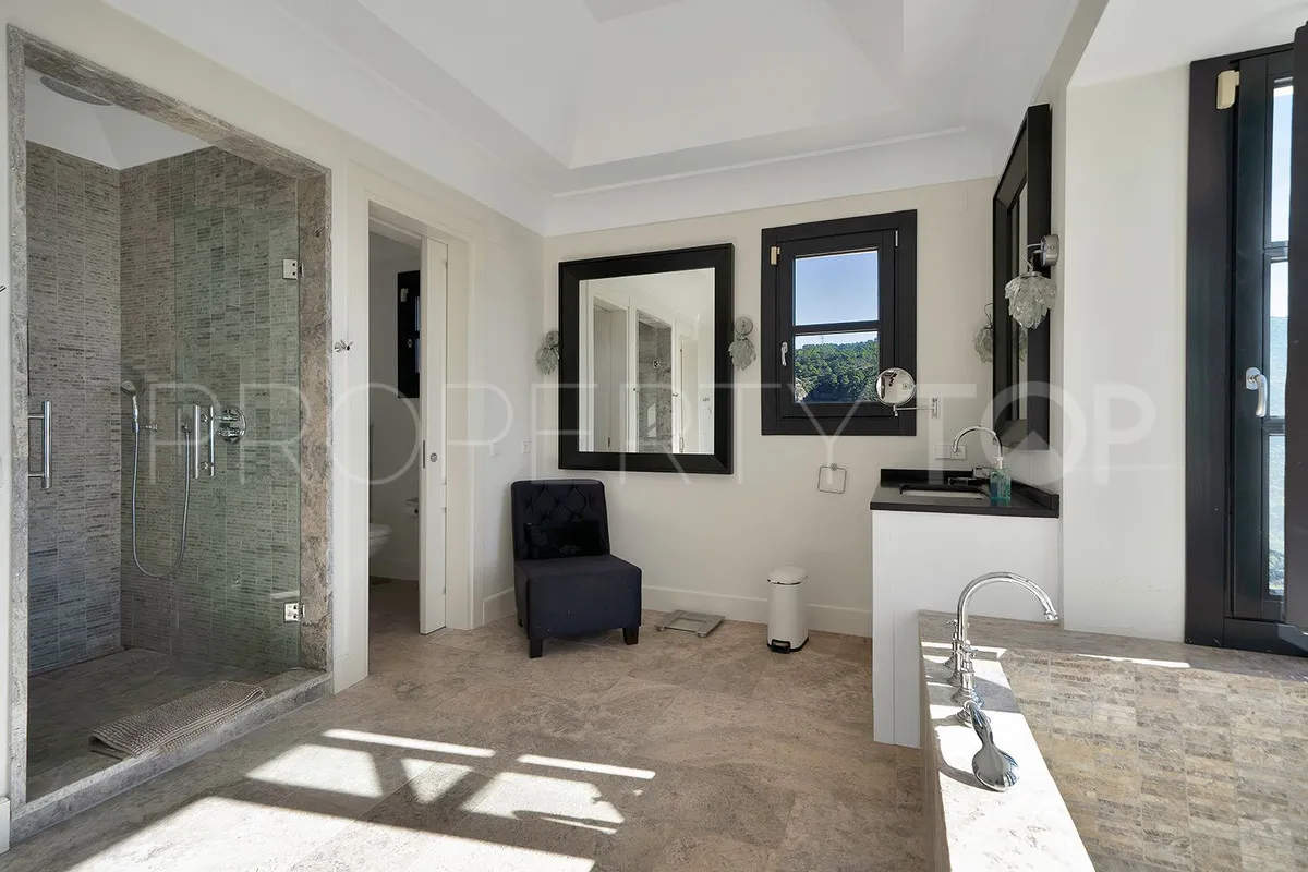 Benahavis villa for sale