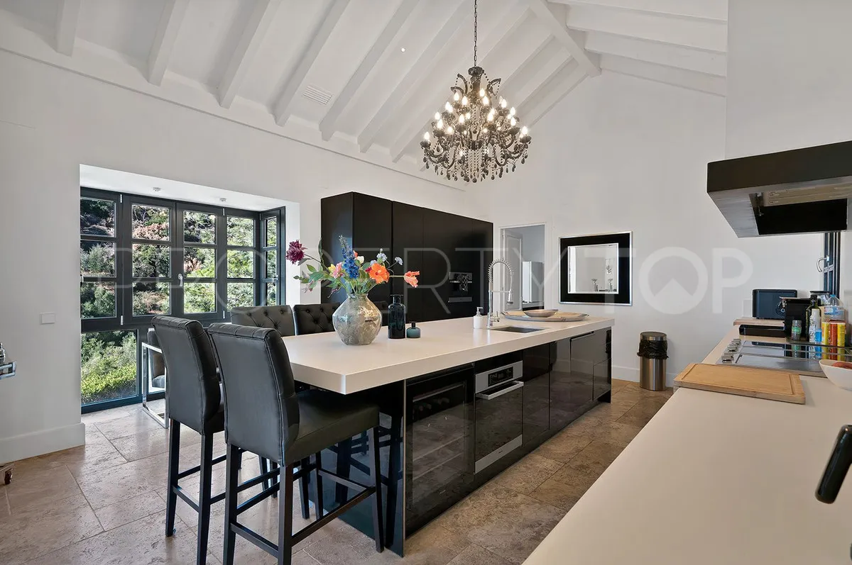 Benahavis villa for sale