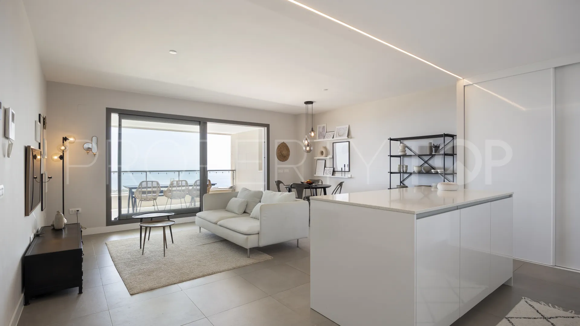 Comprar apartamento en Benalmadena Costa con 2 dormitorios