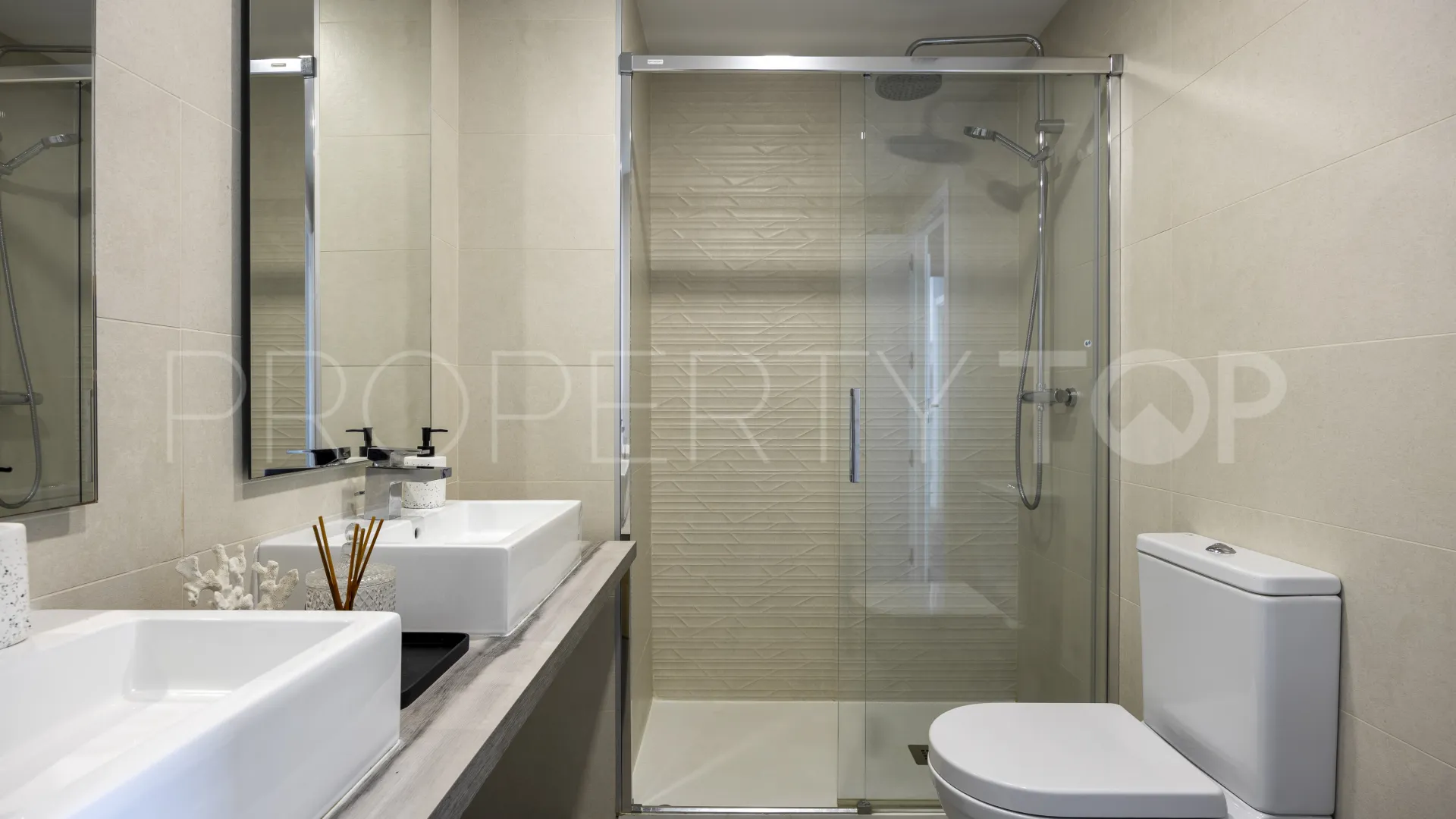Comprar apartamento en Benalmadena Costa con 2 dormitorios