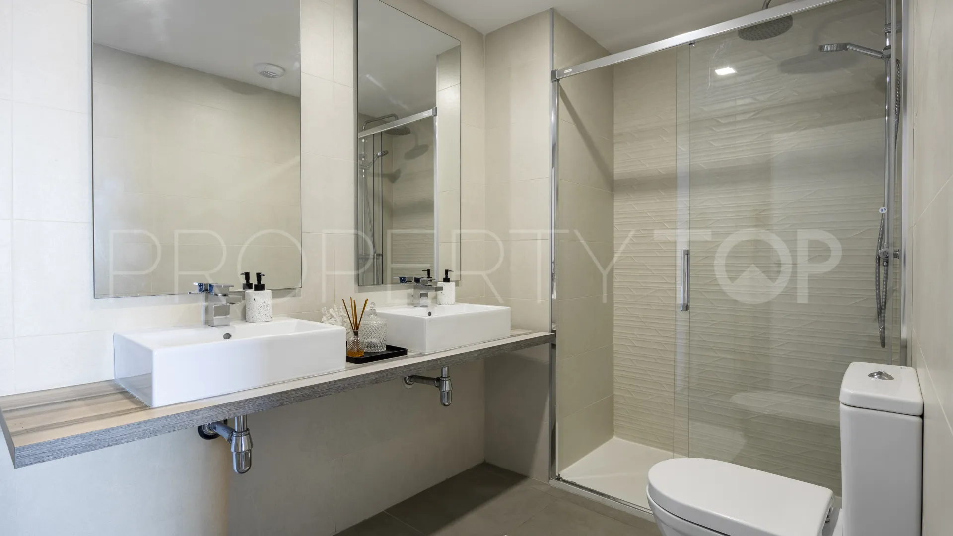 Comprar apartamento en Benalmadena Costa con 2 dormitorios