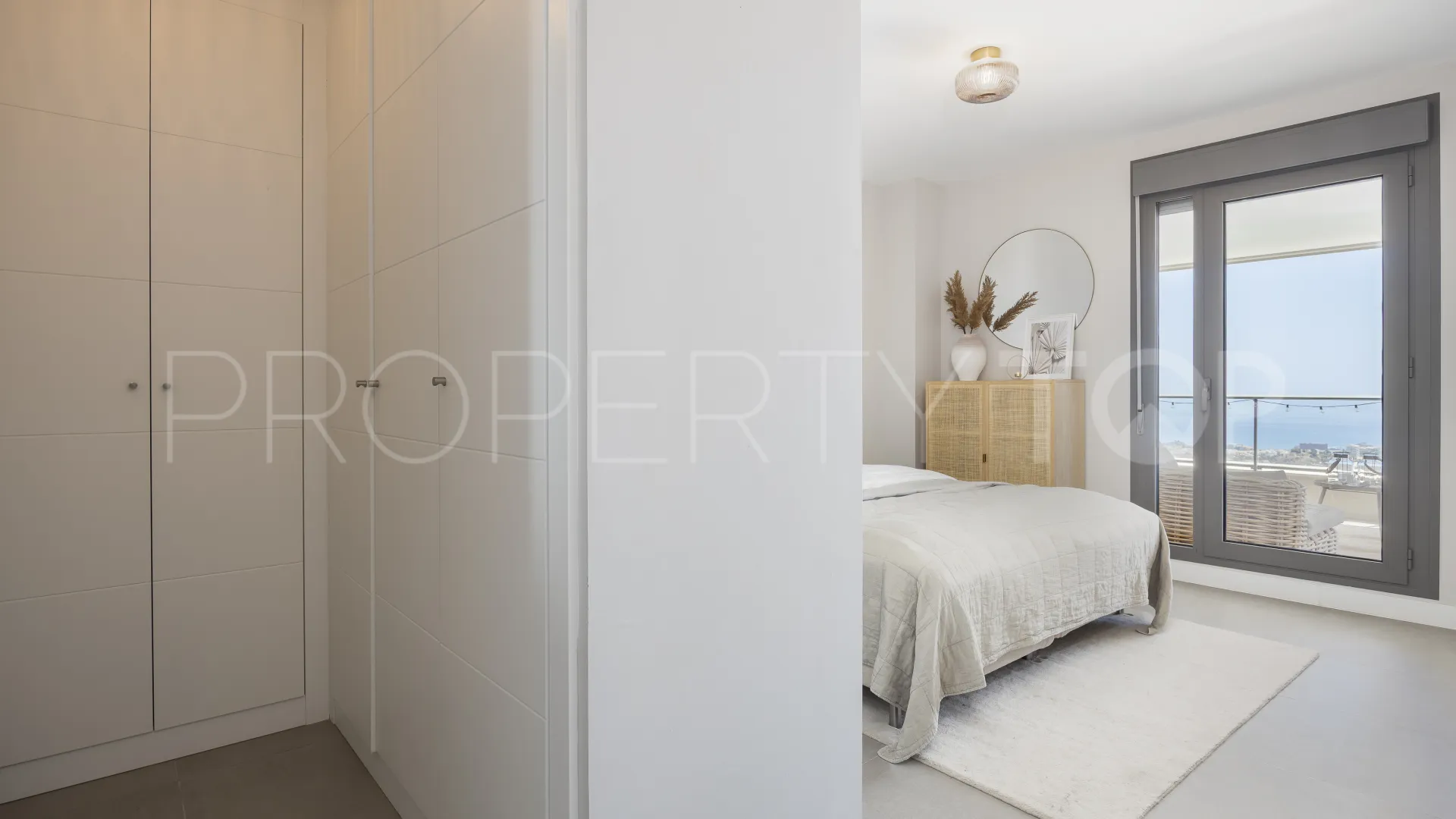 Comprar apartamento en Benalmadena Costa con 2 dormitorios
