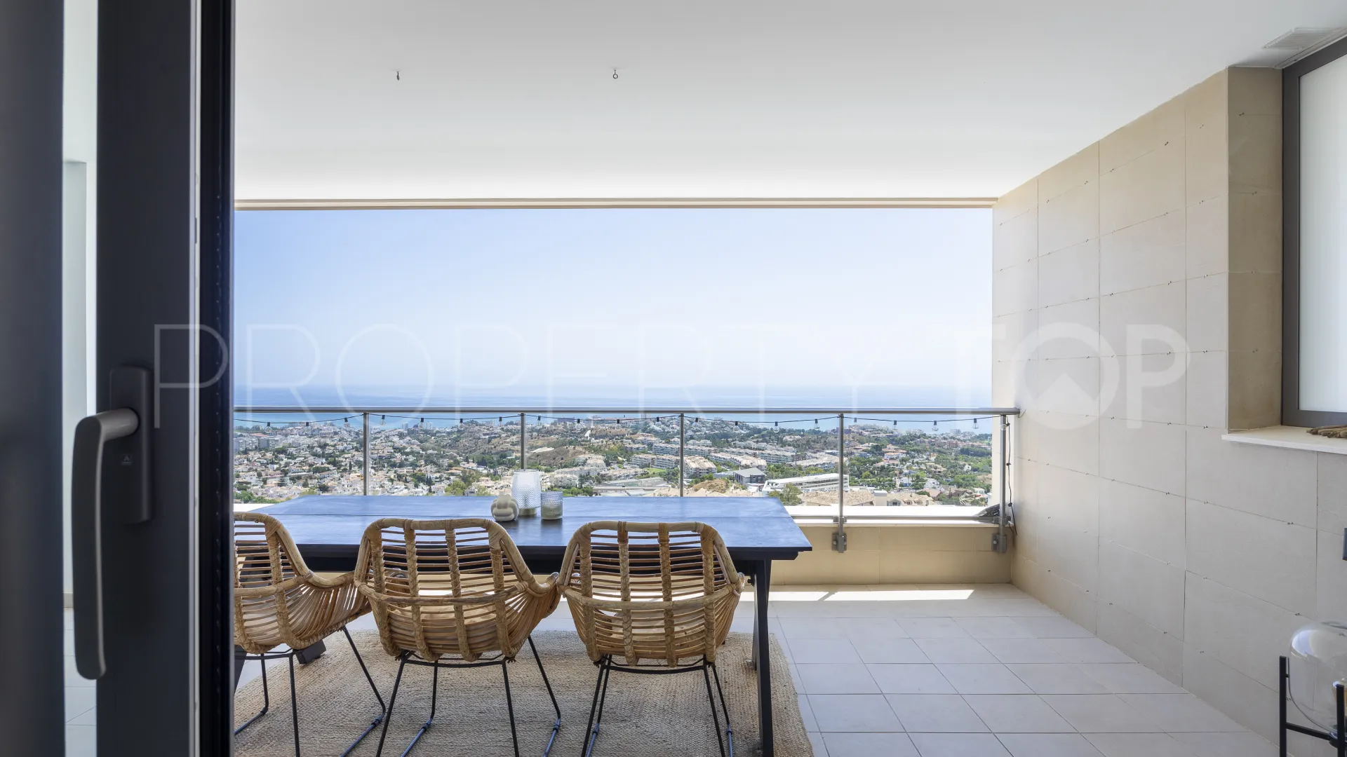 Comprar apartamento en Benalmadena Costa con 2 dormitorios