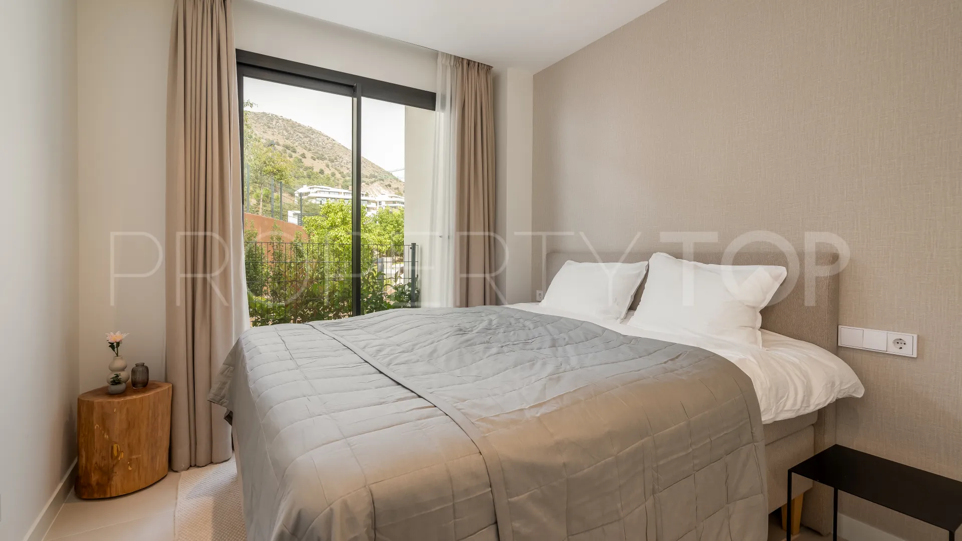 Ground floor apartment for sale in El Higueron