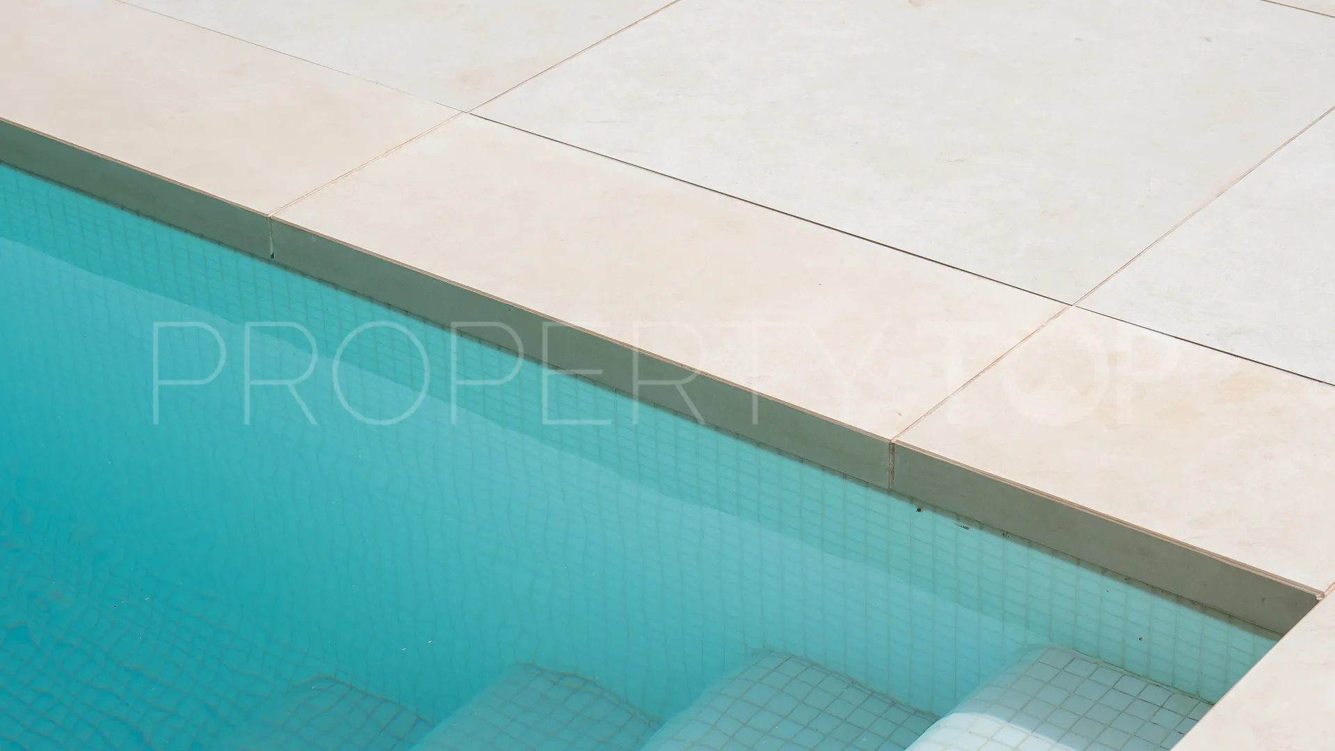 Ground floor apartment for sale in El Higueron