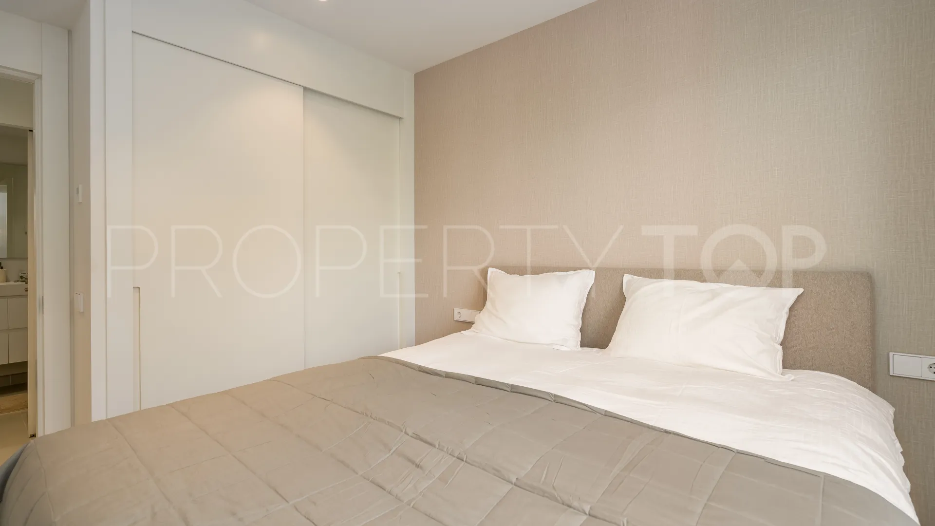 Ground floor apartment for sale in El Higueron