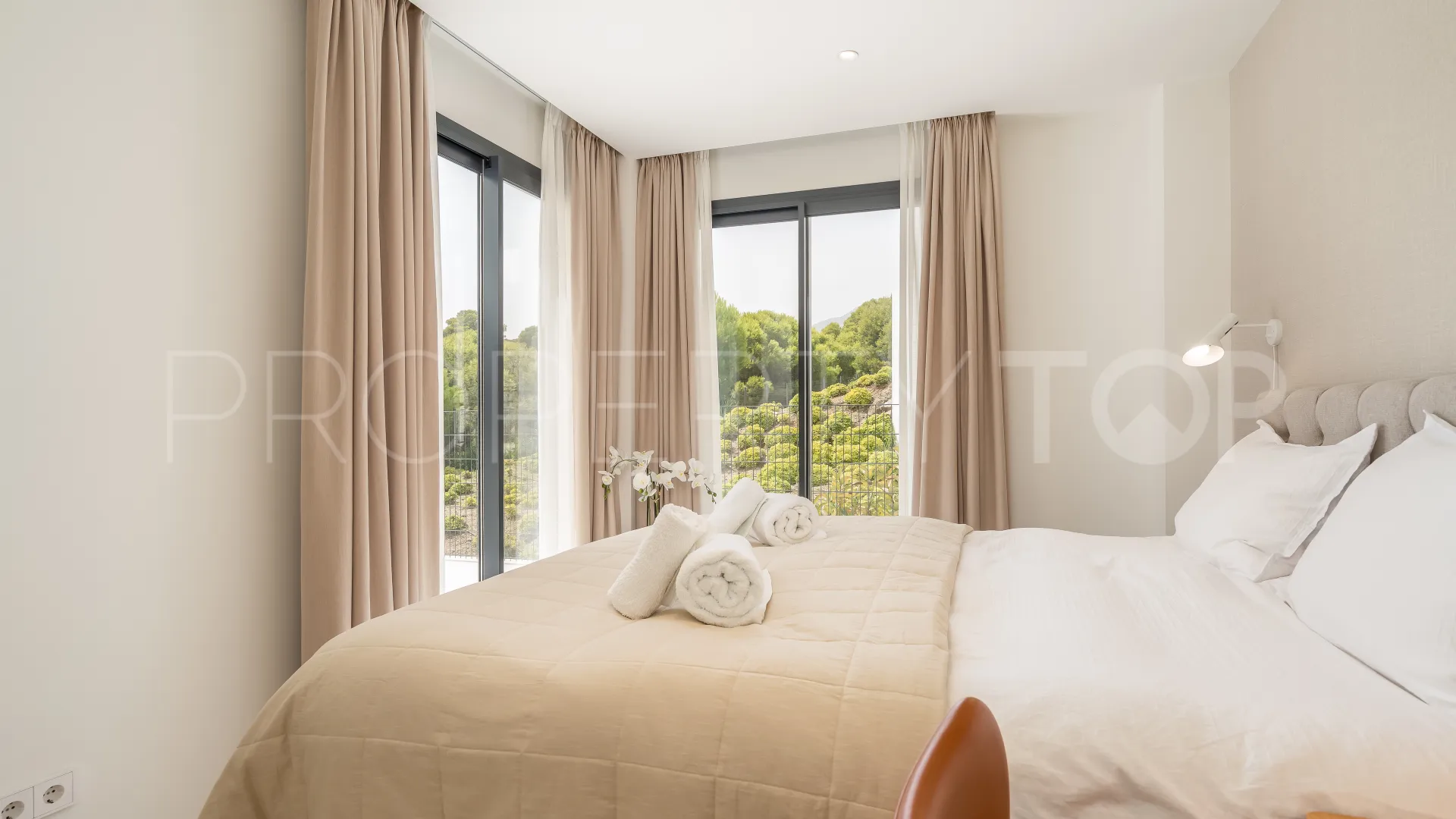 Ground floor apartment for sale in El Higueron