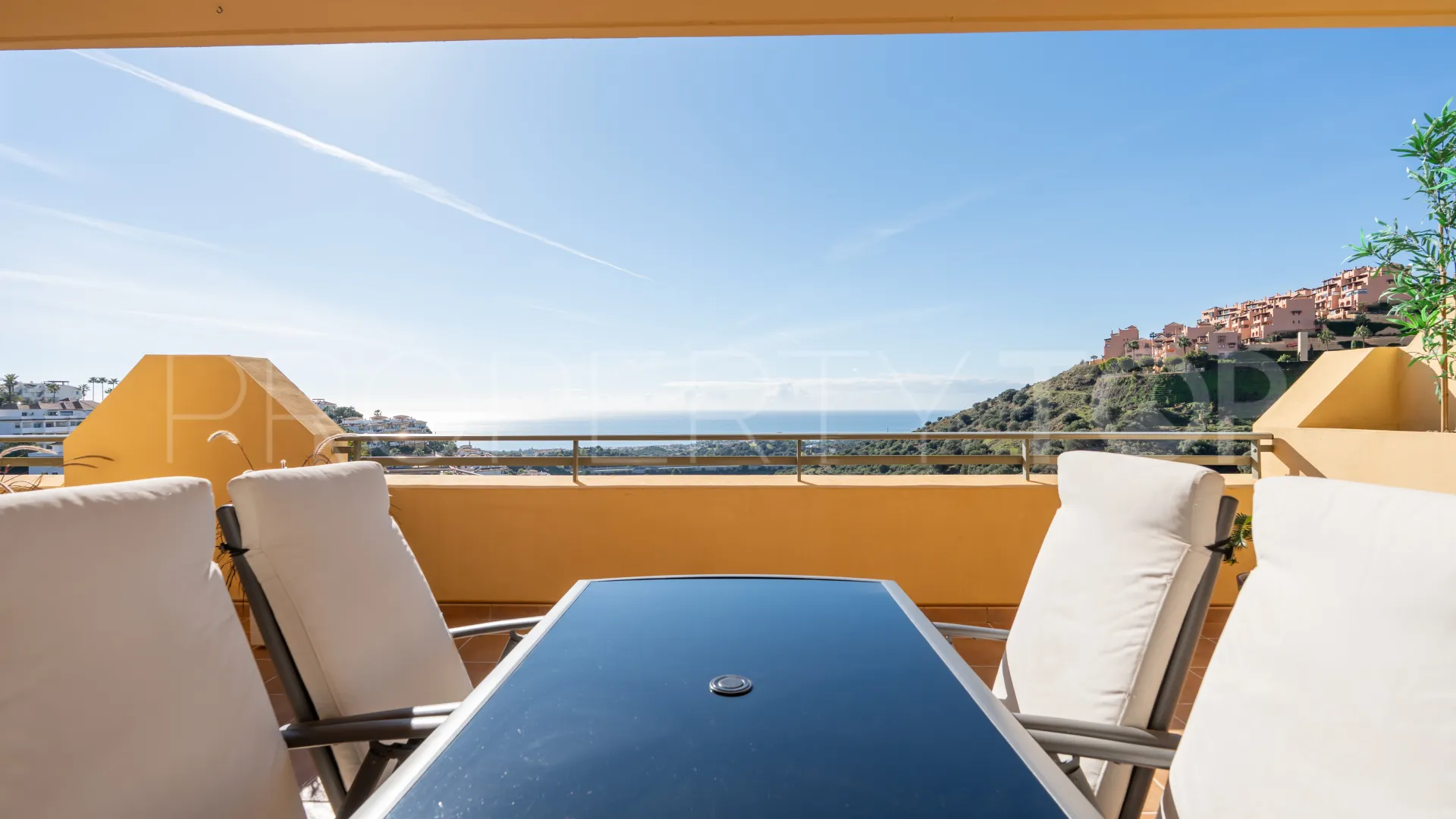 2 bedrooms Sitio de Calahonda ground floor apartment for sale