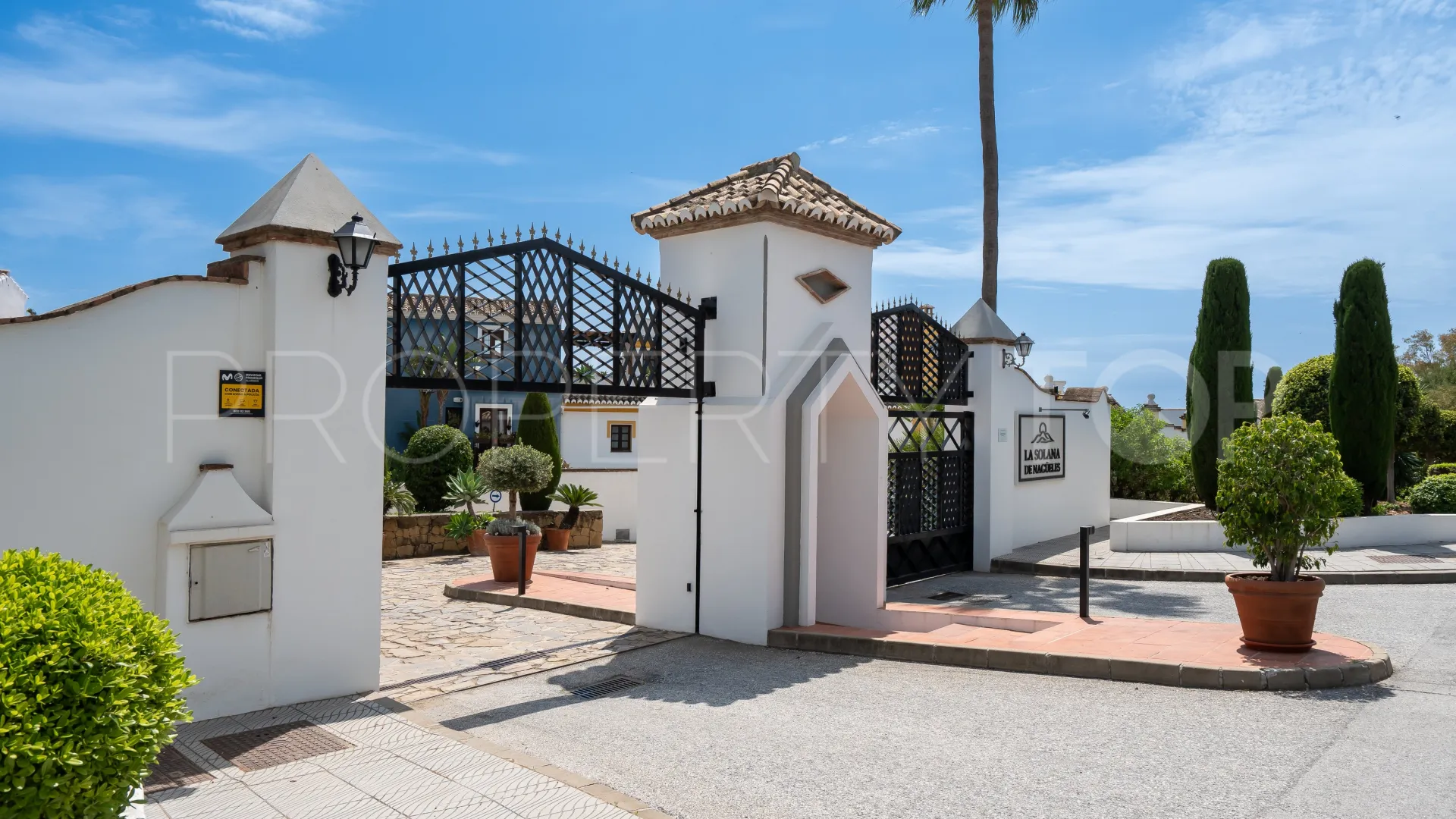 For sale town house in Marbella Golden Mile with 3 bedrooms