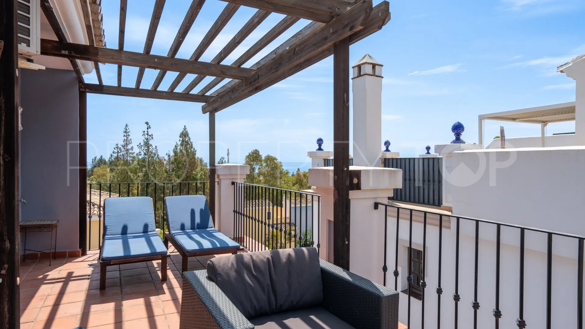 For sale town house in Marbella Golden Mile with 3 bedrooms