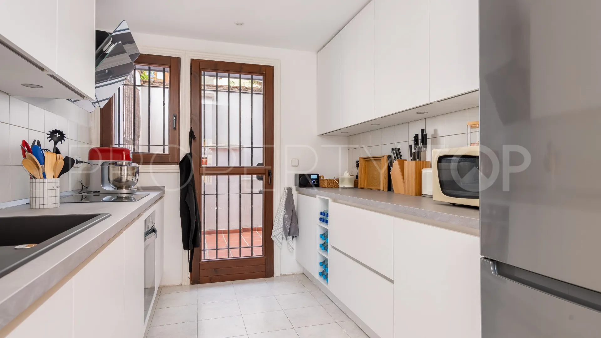 For sale town house in Marbella Golden Mile with 3 bedrooms