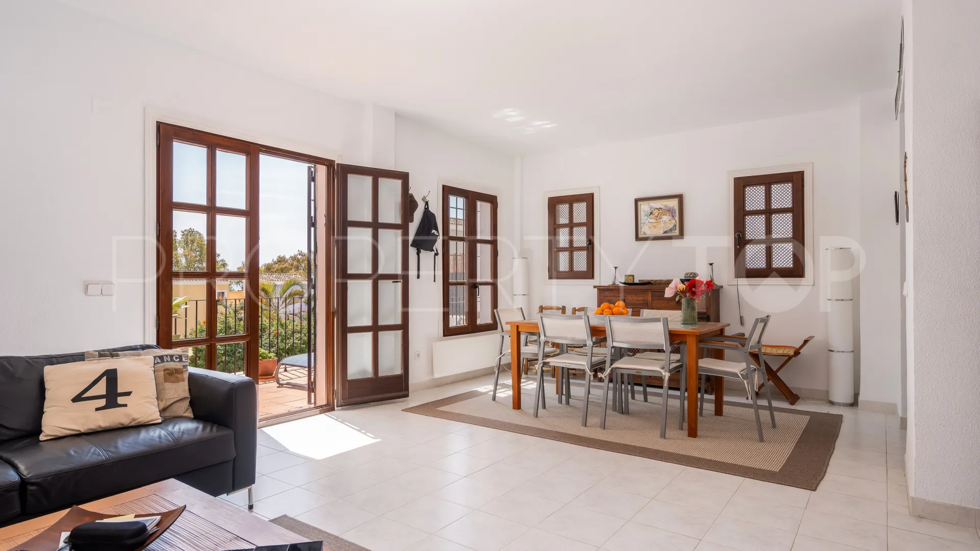 For sale town house in Marbella Golden Mile with 3 bedrooms