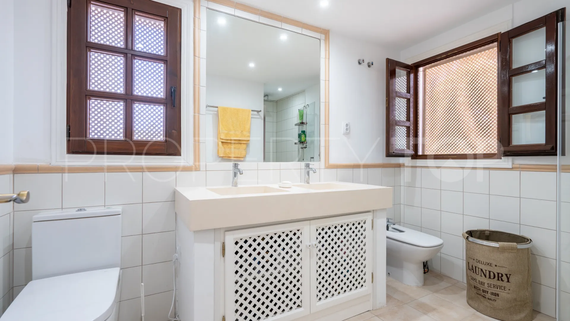 For sale town house in Marbella Golden Mile with 3 bedrooms
