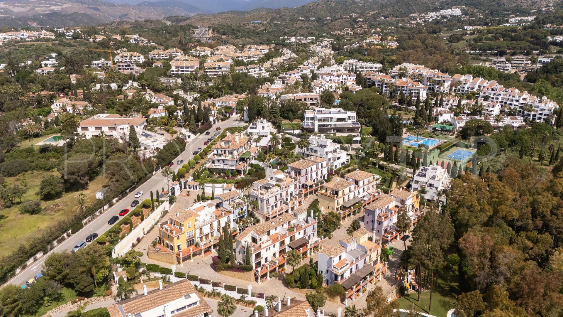 For sale town house in Marbella Golden Mile with 3 bedrooms