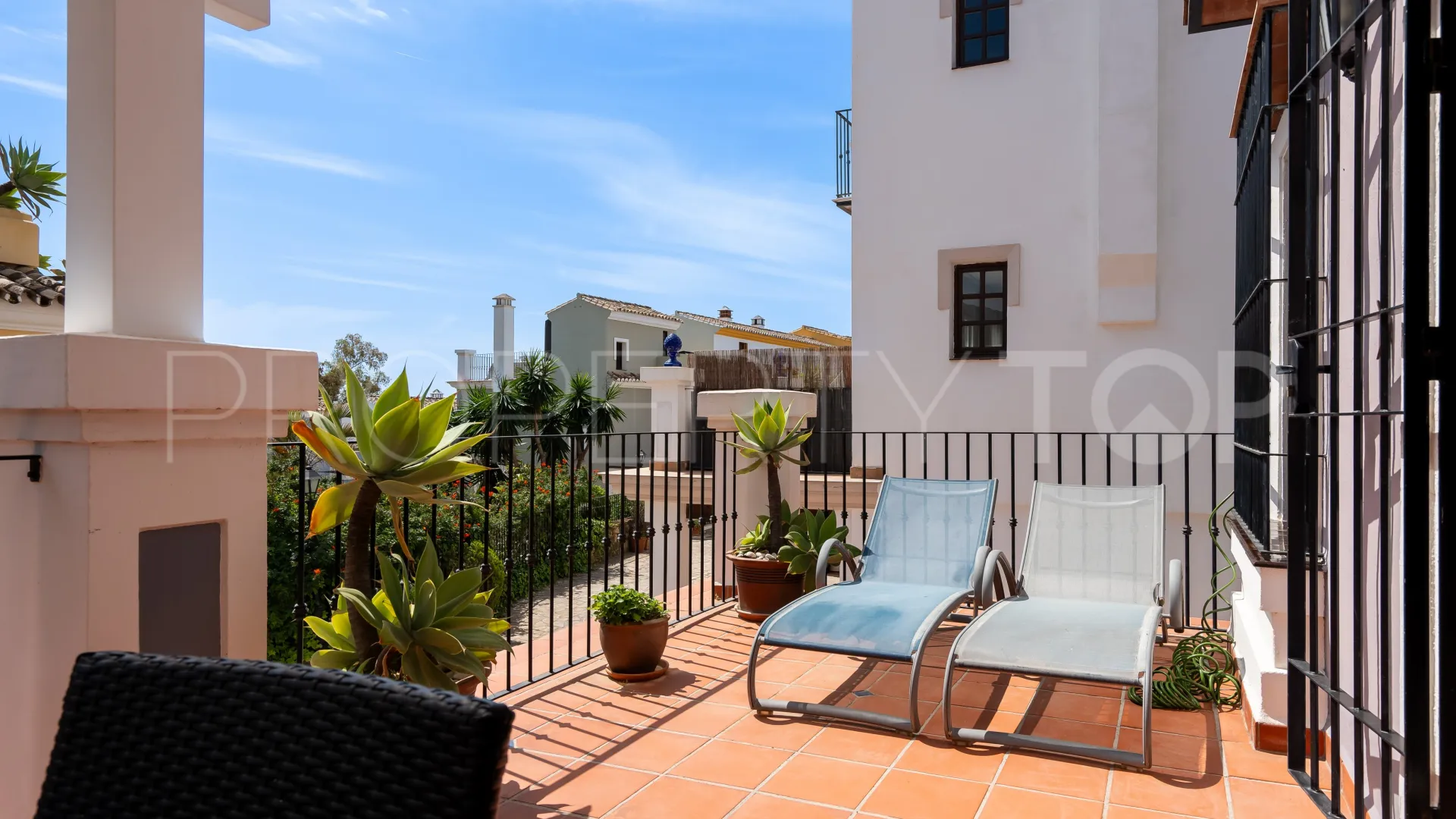 For sale town house in Marbella Golden Mile with 3 bedrooms