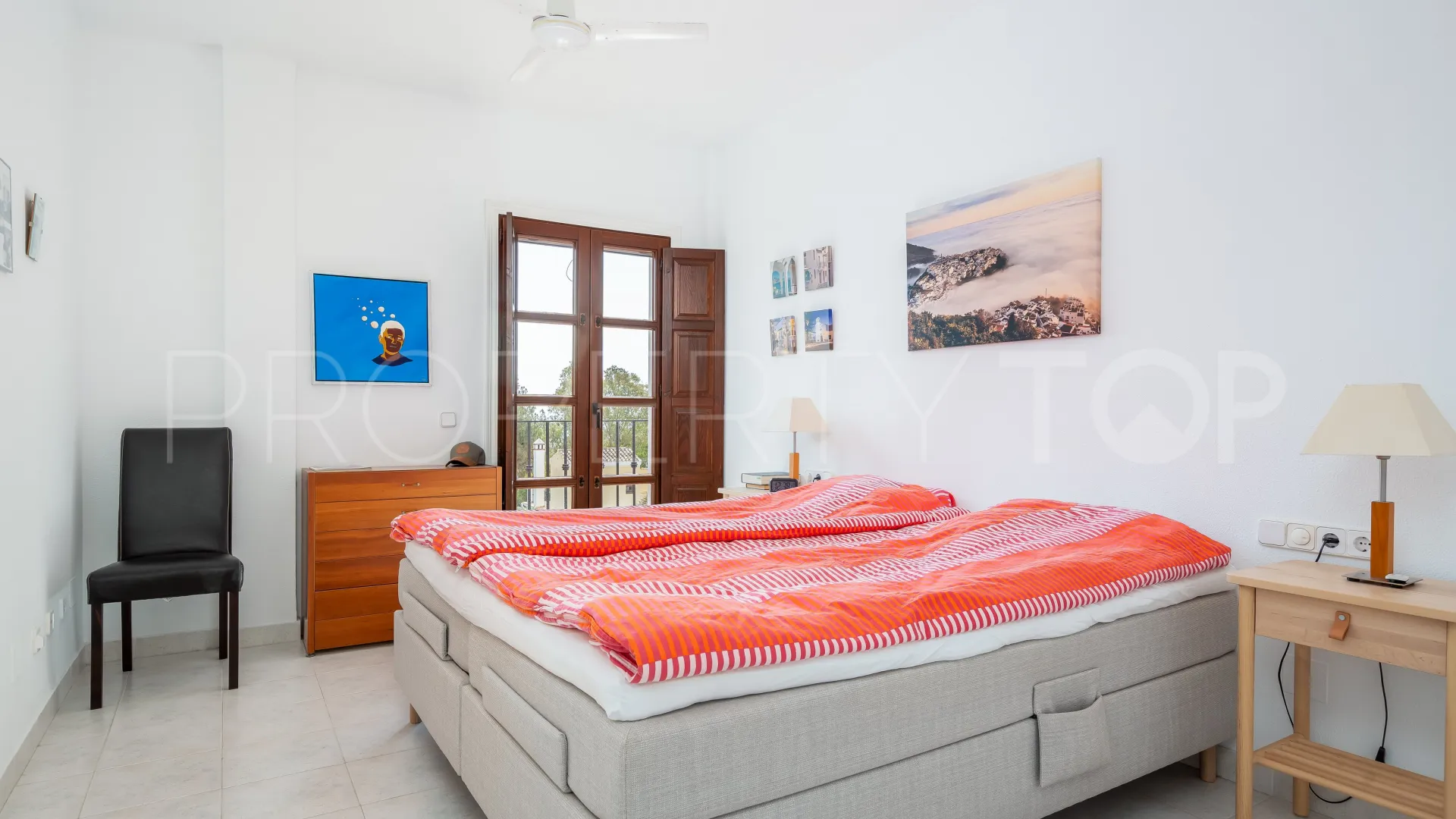 For sale town house in Marbella Golden Mile with 3 bedrooms