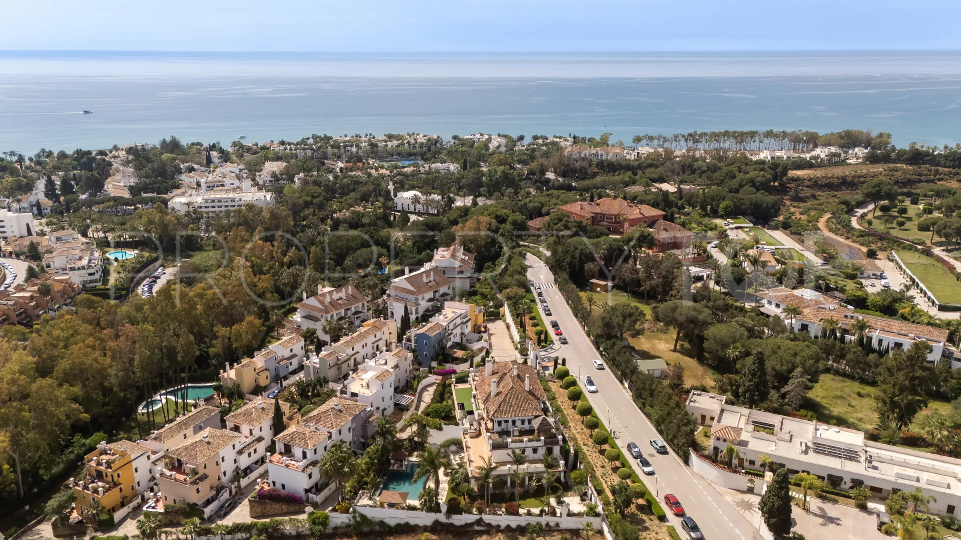 For sale town house in Marbella Golden Mile with 3 bedrooms