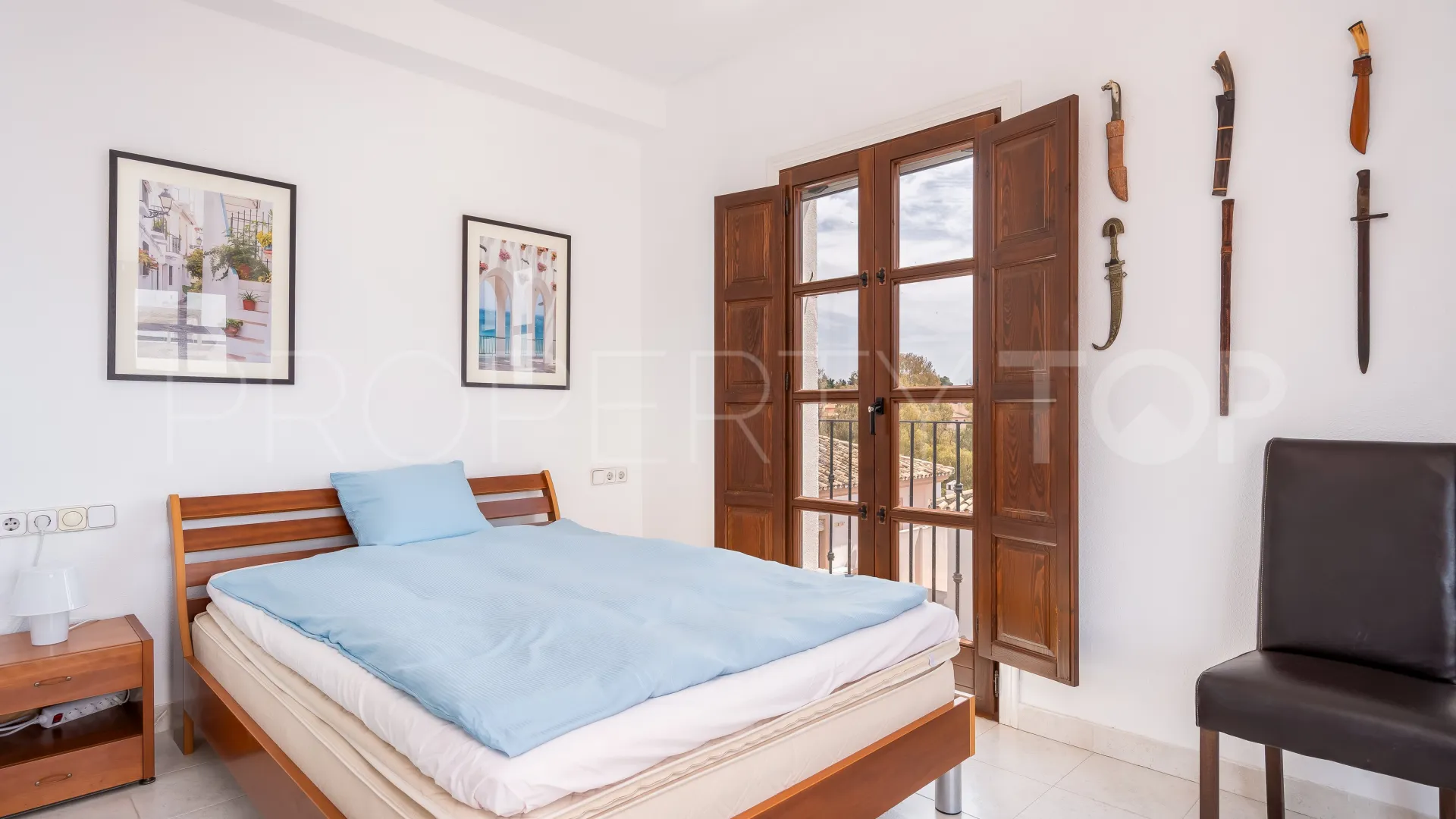 For sale town house in Marbella Golden Mile with 3 bedrooms