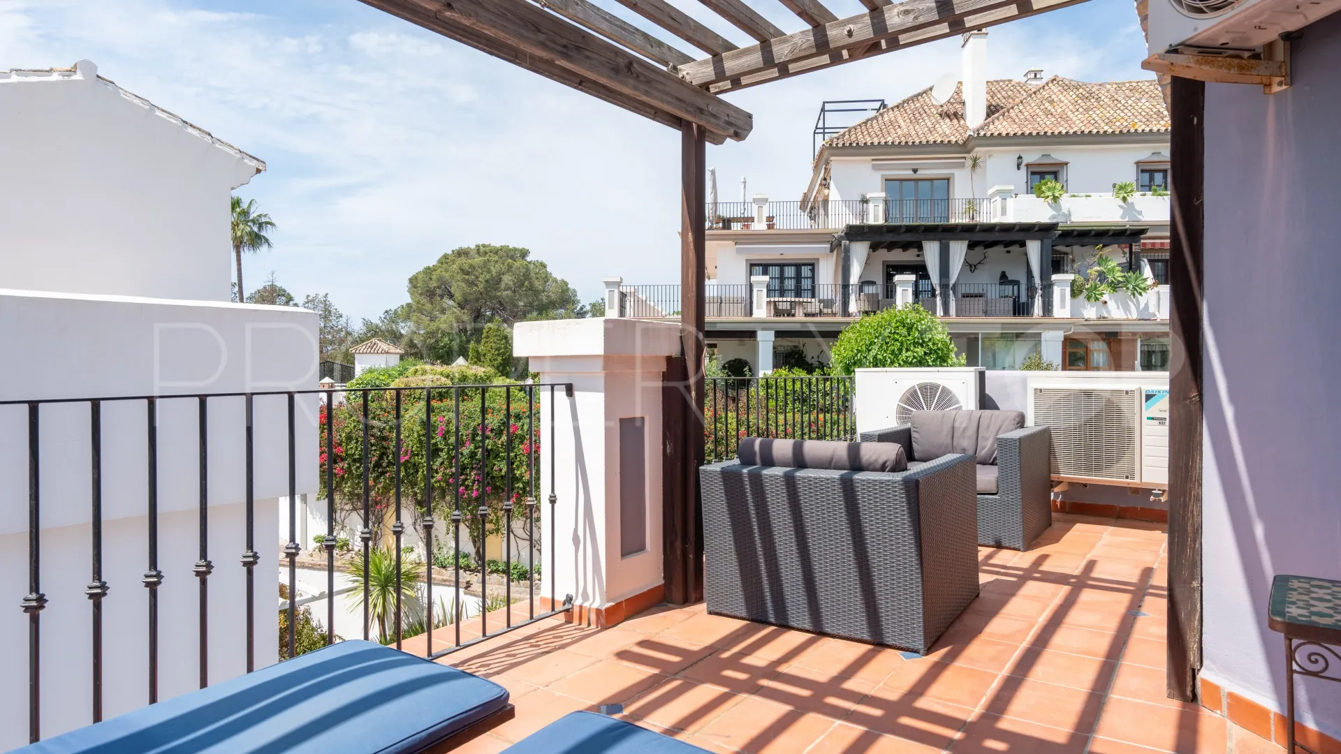 For sale town house in Marbella Golden Mile with 3 bedrooms