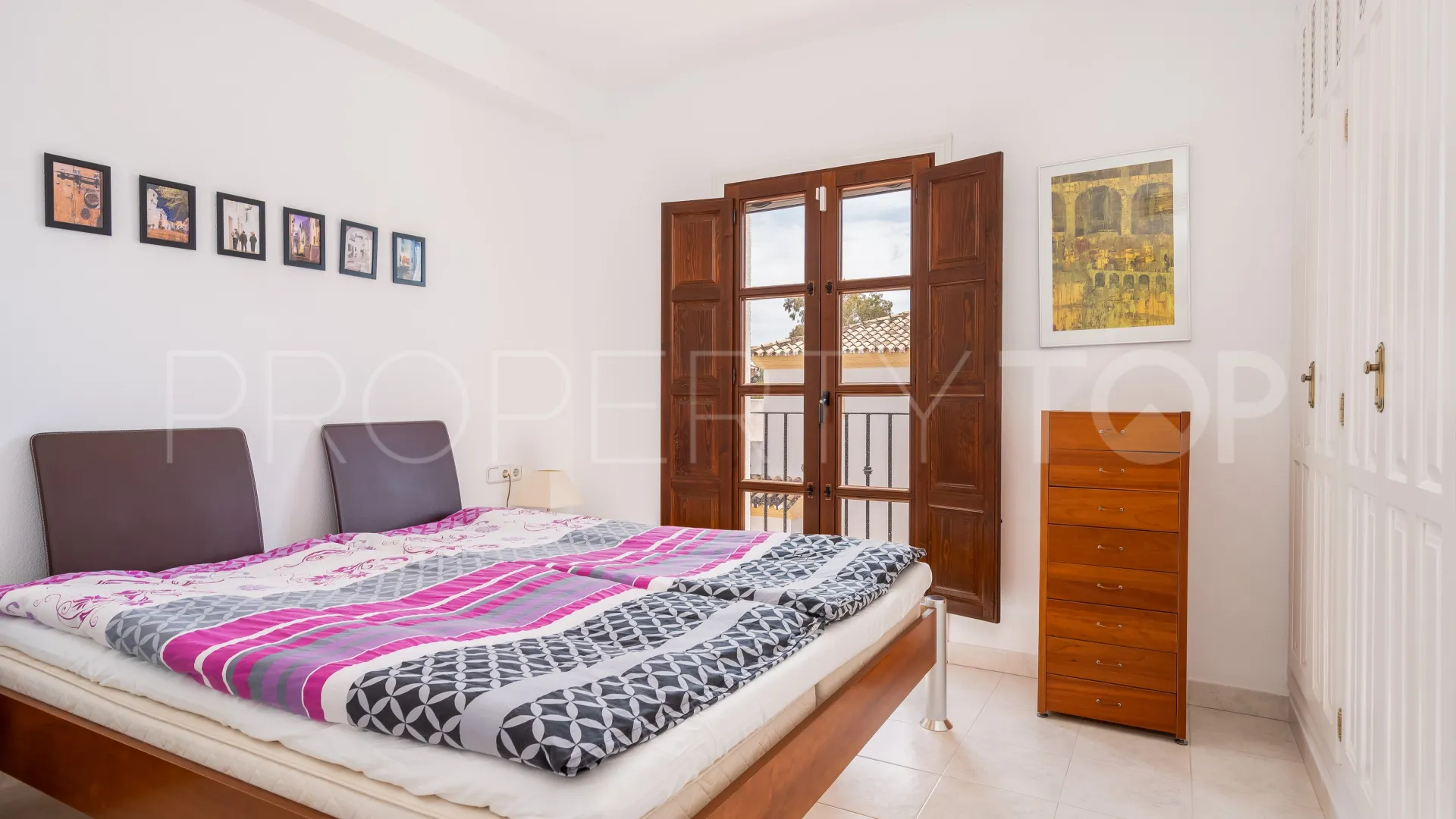 For sale town house in Marbella Golden Mile with 3 bedrooms