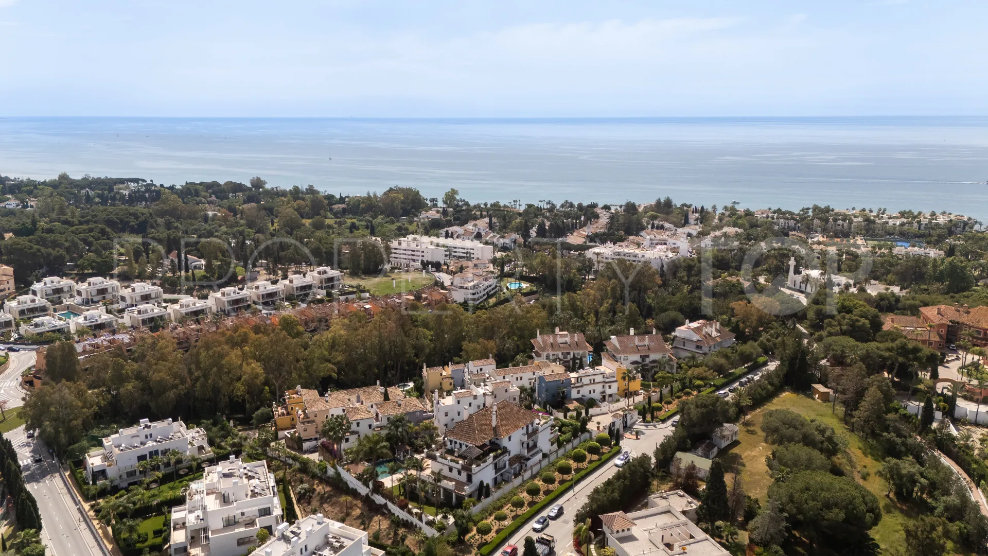 For sale town house in Marbella Golden Mile with 3 bedrooms