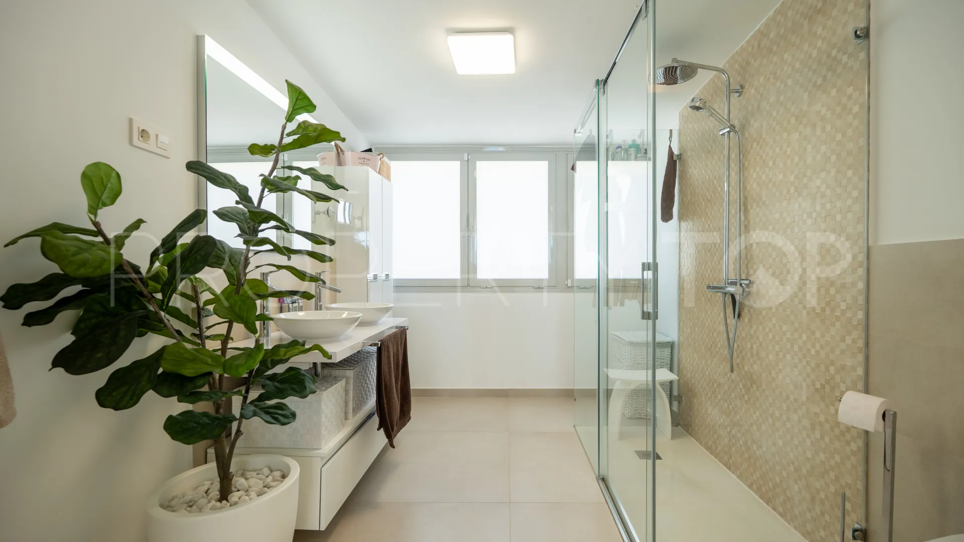 Duplex penthouse for sale in Benalmadena Pueblo with 3 bedrooms